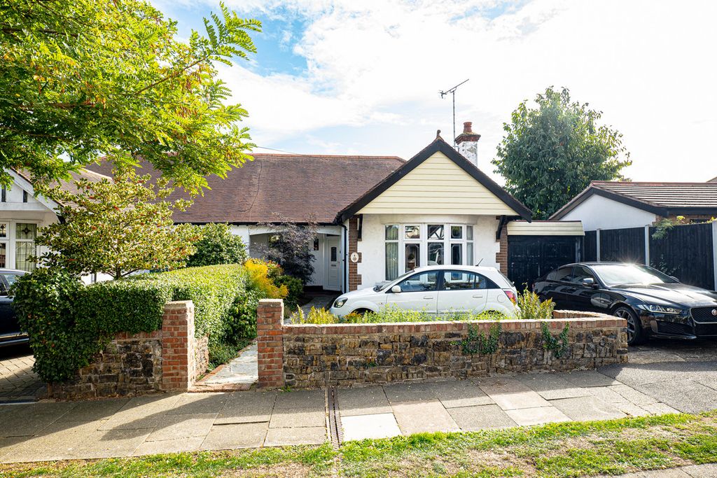 Property photo 1 of 32
