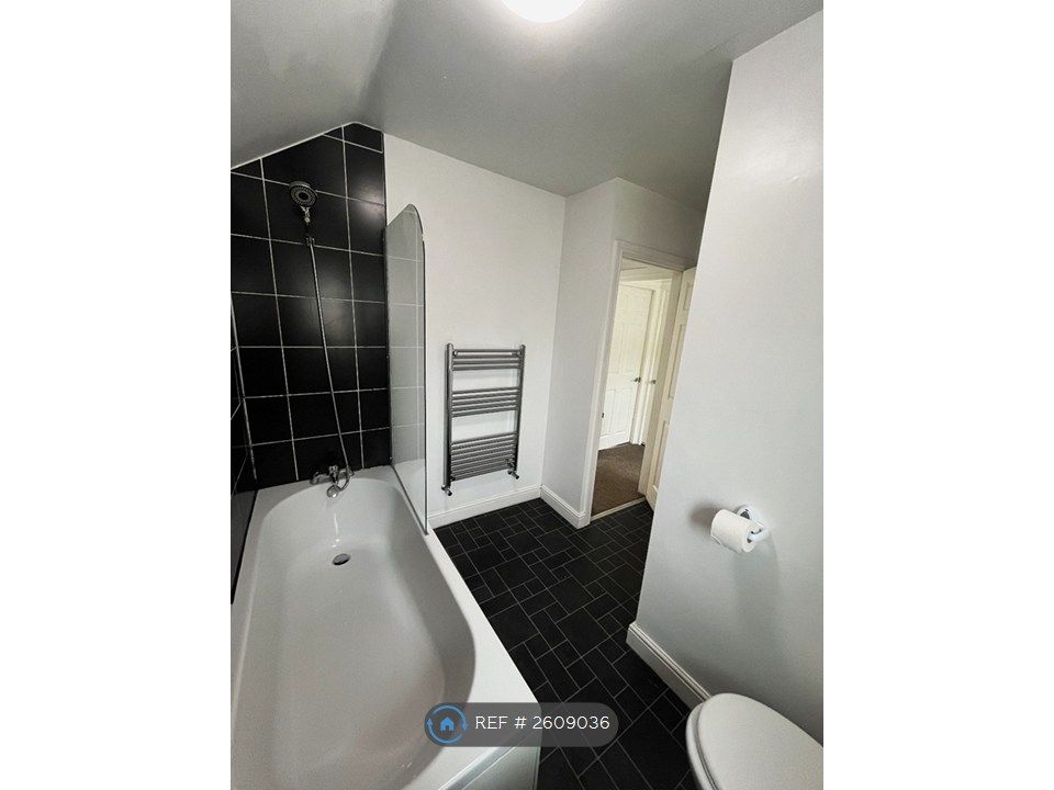 Property photo 3 of 13 Bathroom