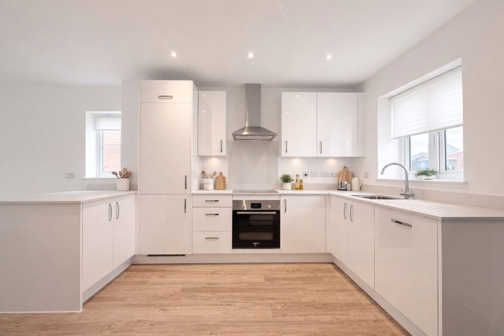 Property photo 2 of 8 Kitchen