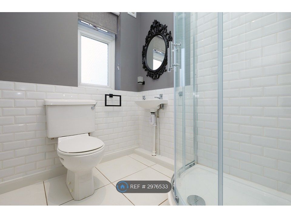 Property photo 3 of 4 Bathroom