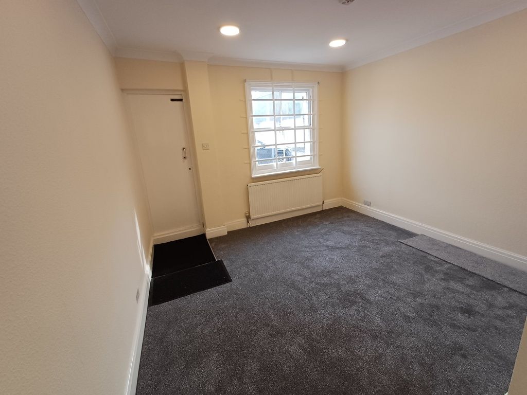 Property photo 3 of 7 Photo 23