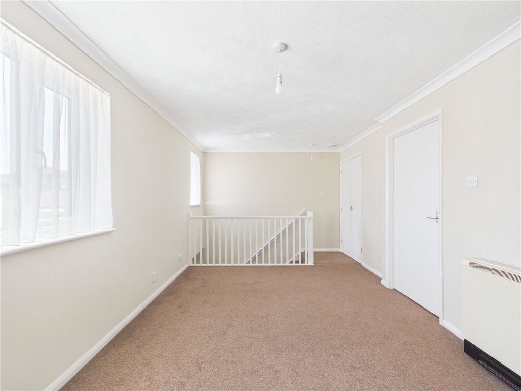 Property photo 3 of 8 Picture No. 10