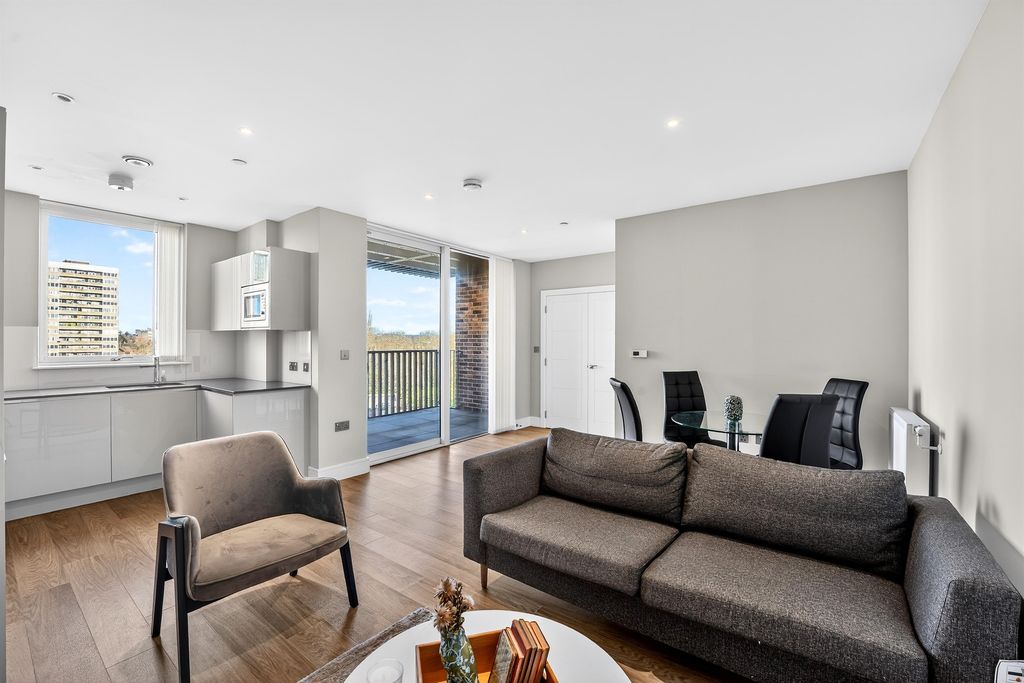 Property photo 1 of 12