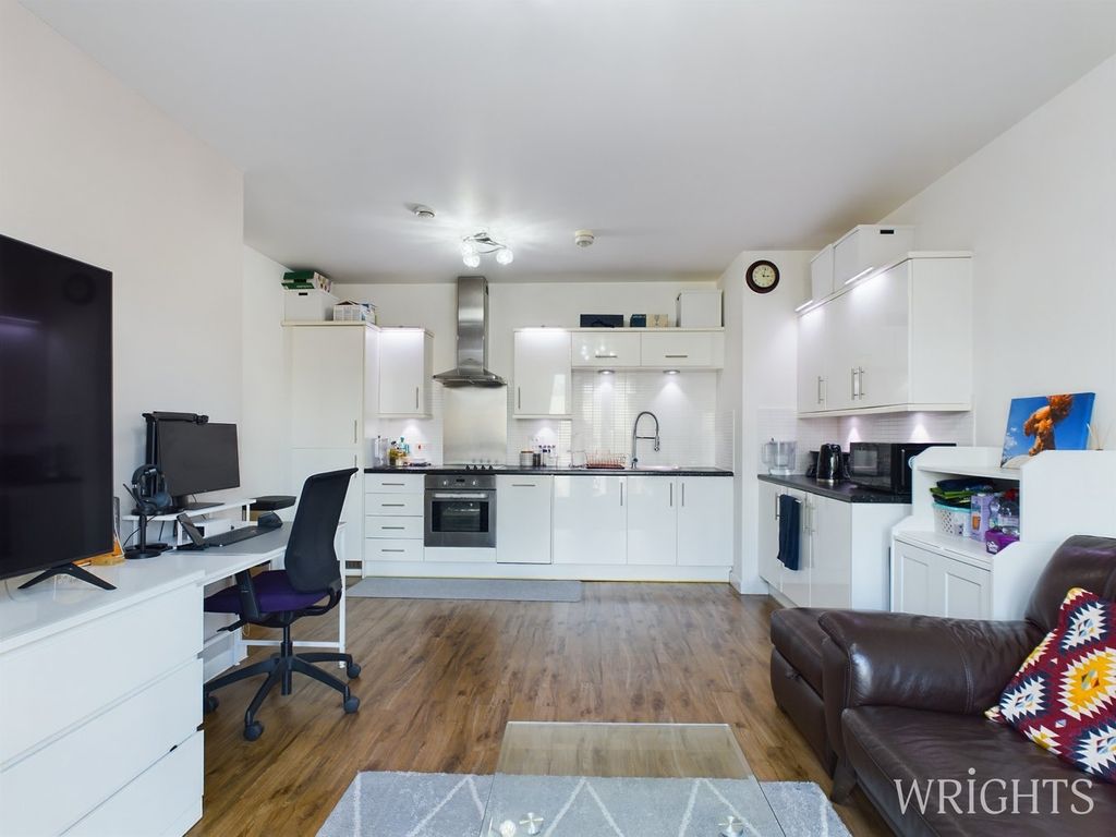 Property photo 3 of 18