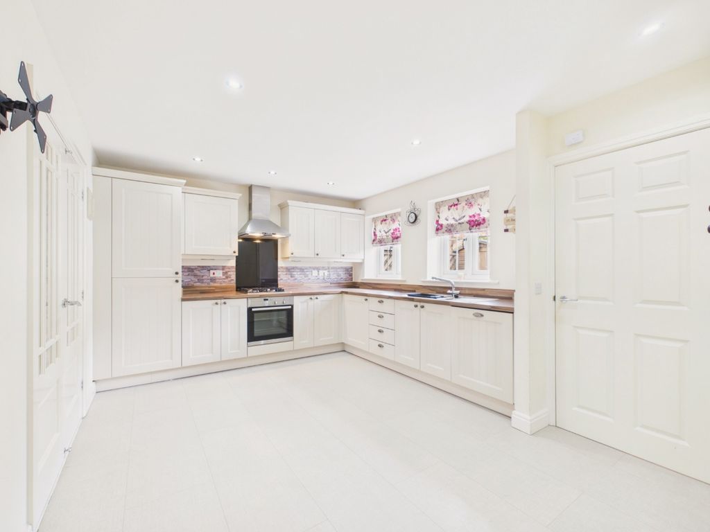 Property photo 2 of 16 5139593