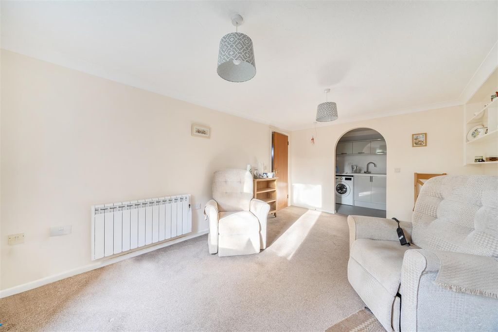 Property photo 2 of 14 Sitting Room