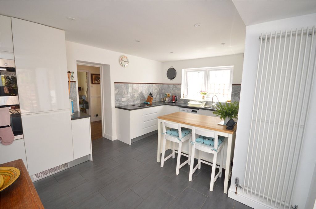 Property photo 2 of 24 Kitchen/Diner