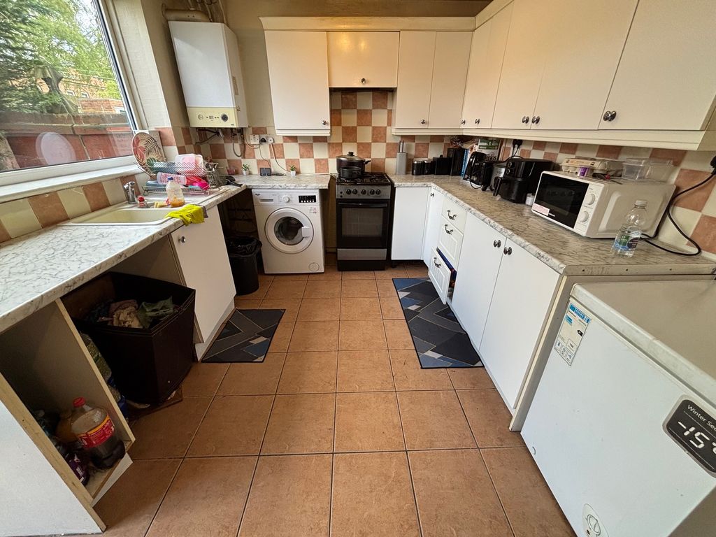 Property photo 2 of 5