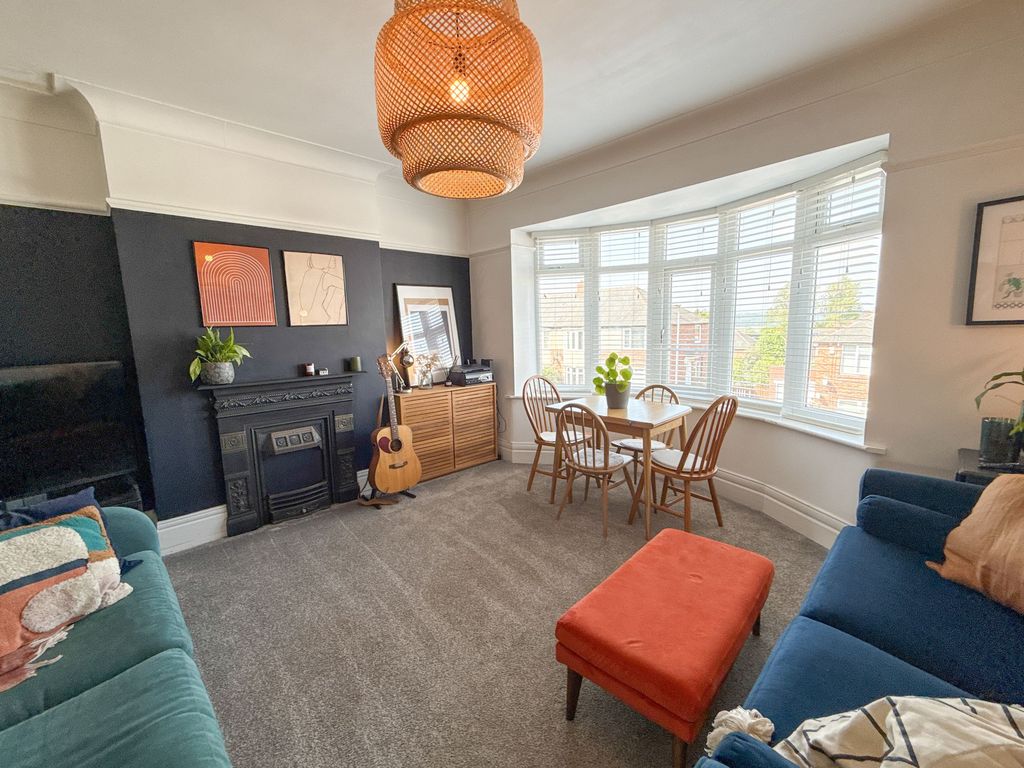 Property photo 2 of 10 Lounge