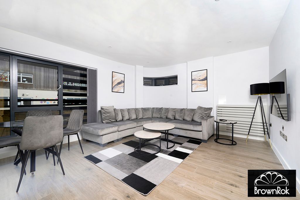 Property photo 1 of 9 W02