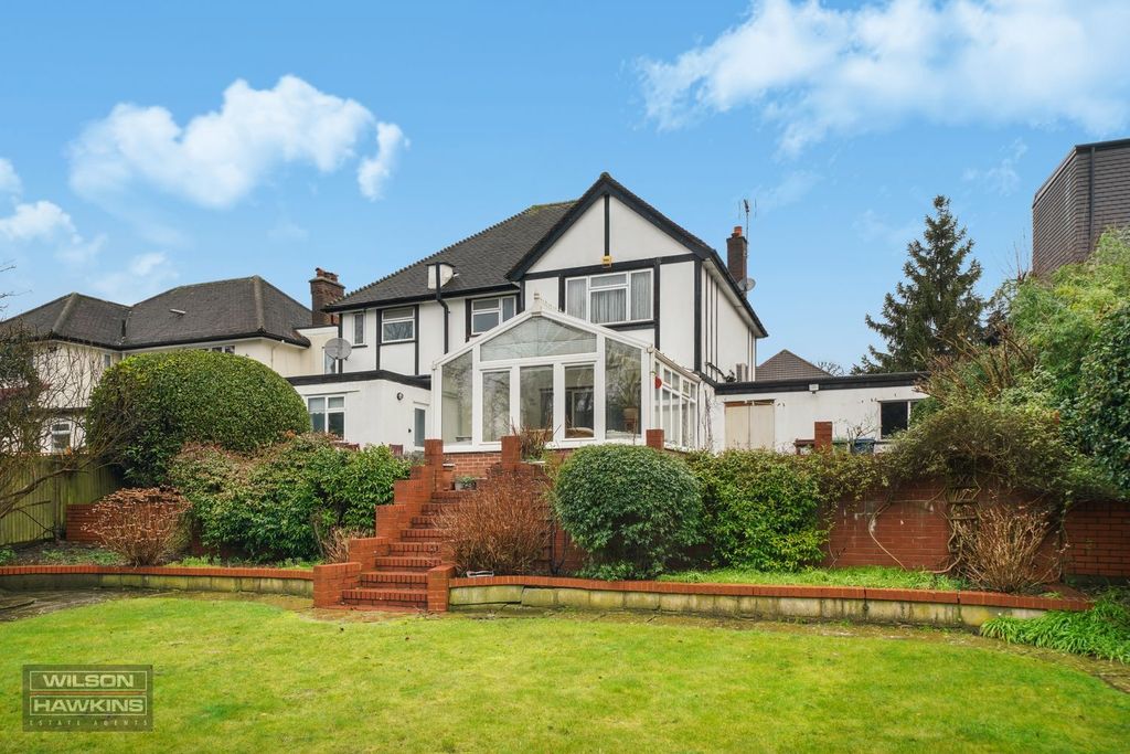 Property photo 1 of 17