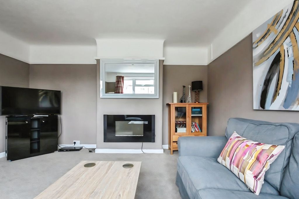 Additional image 13 of 3 bed semi-detached house to rentGreenfields, Upton, Chester, Cheshire CH2