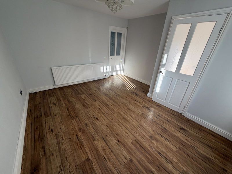 Property photo 3 of 9 Photo 9