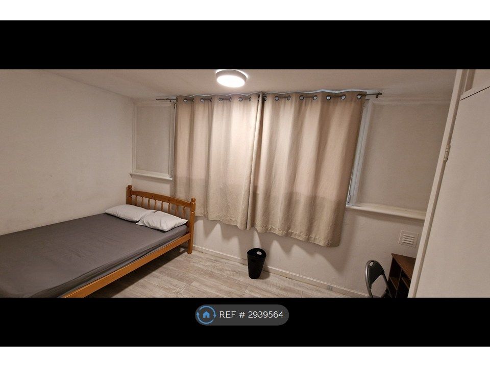 Property photo 3 of 14 Double Bedroom