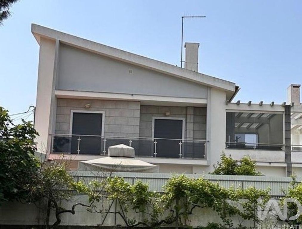 Property photo 3 of 34