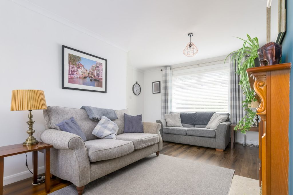Property photo 2 of 18
