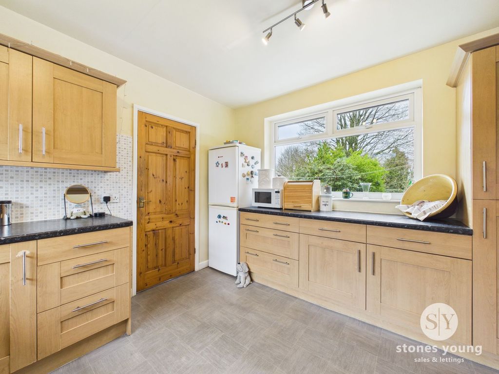 Property photo 3 of 43