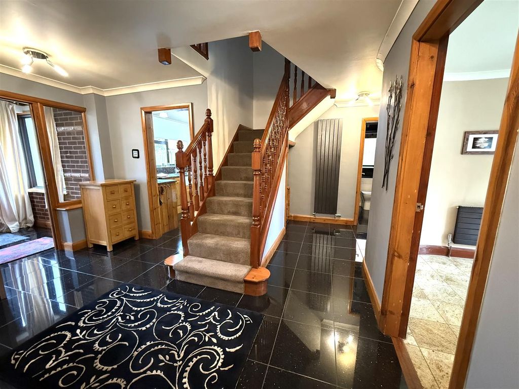 Property photo 3 of 28 6A Hall.Jpeg