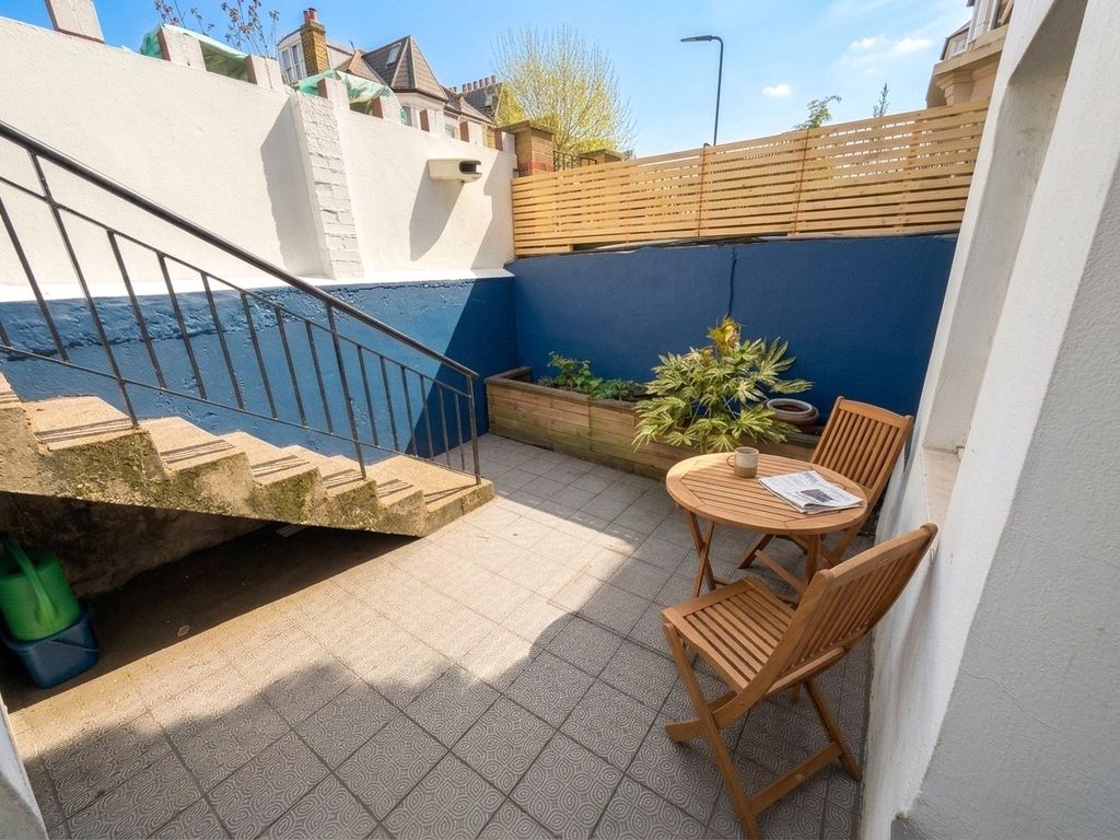 Property photo 3 of 11 Picture No. 20