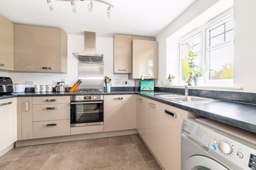 Property photo 3 of 13 Photo 6