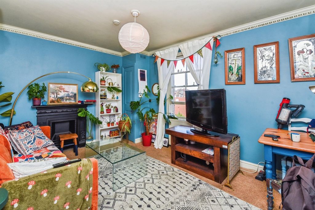 Property photo 3 of 17