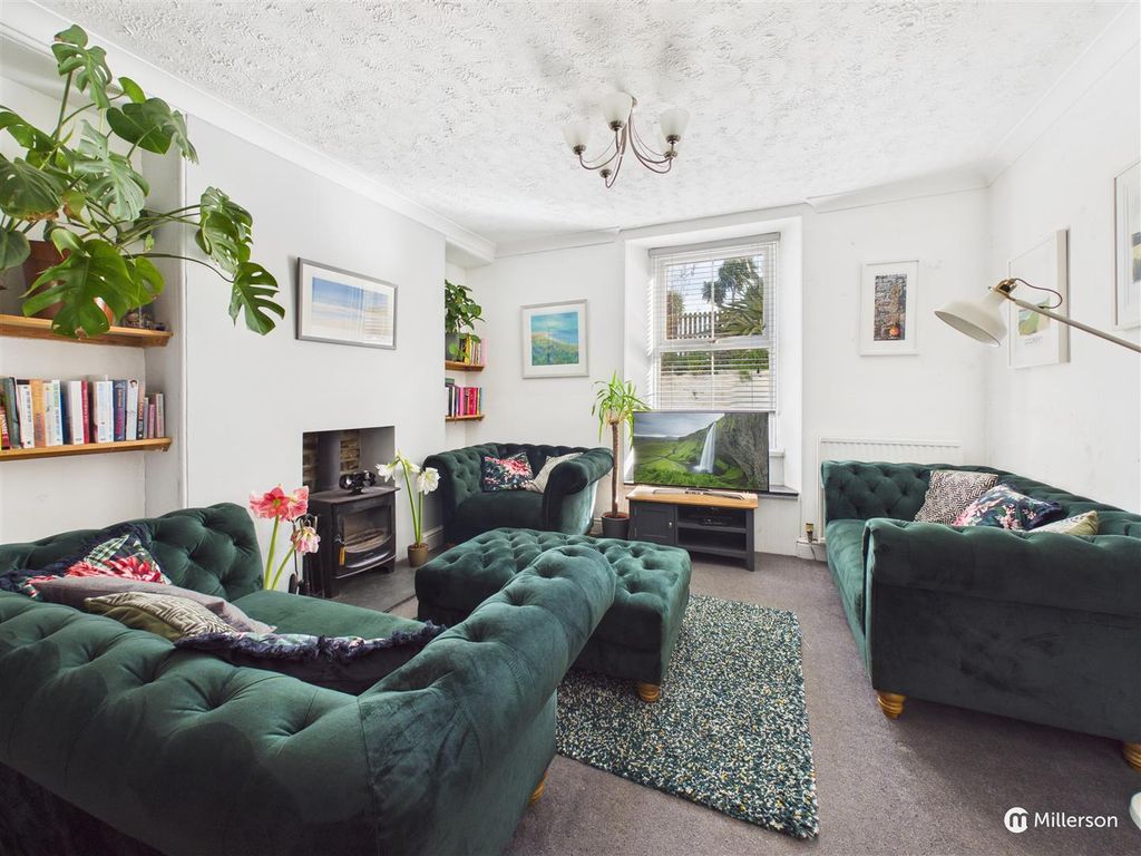 Property photo 3 of 27 Lounge/Diner