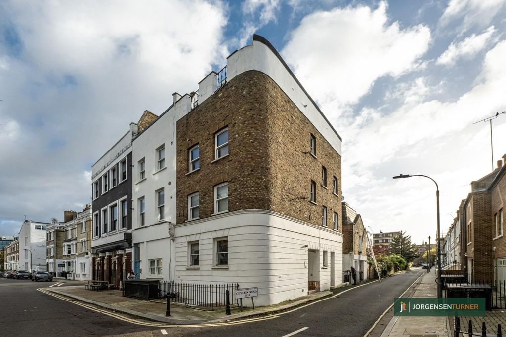 Property photo 3 of 12 Milson Road 4@54-017 Lr - Jt.Jpg