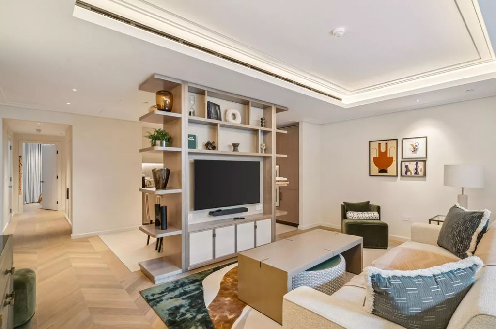 Property photo 3 of 32 Reception Room