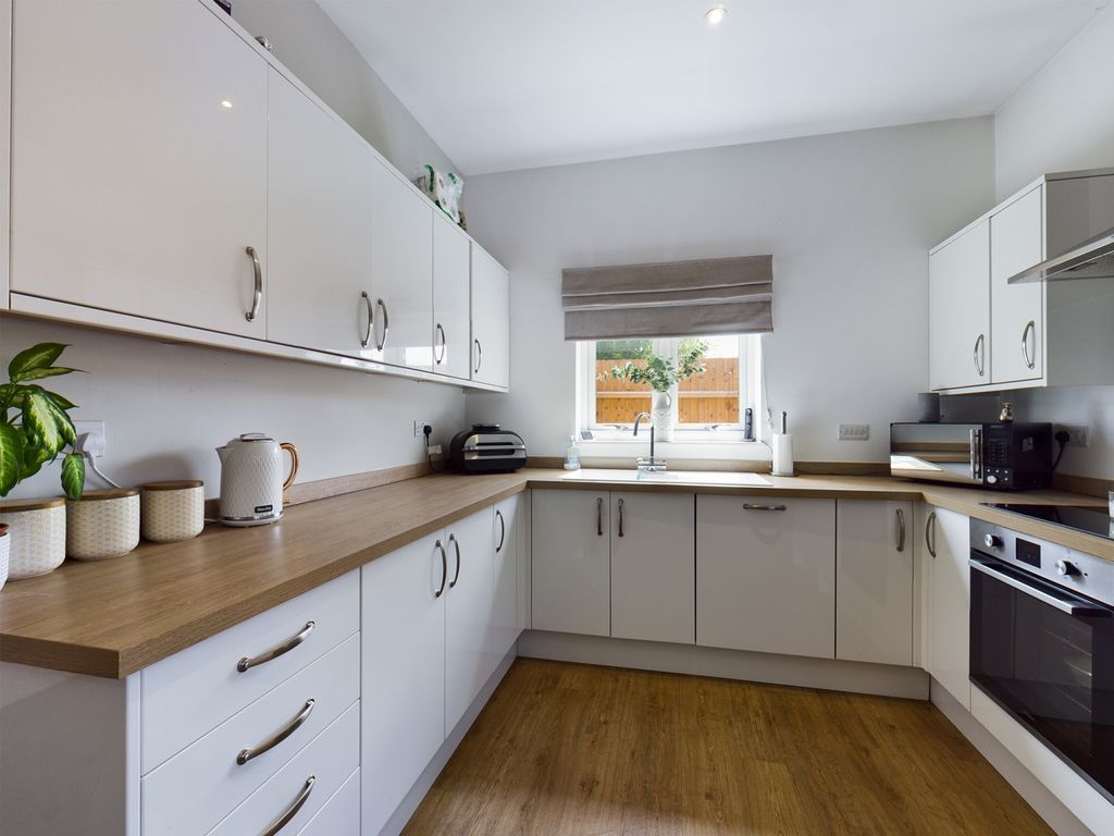 Property photo 1 of 6 Cam00868P1-Pr0027-Still05