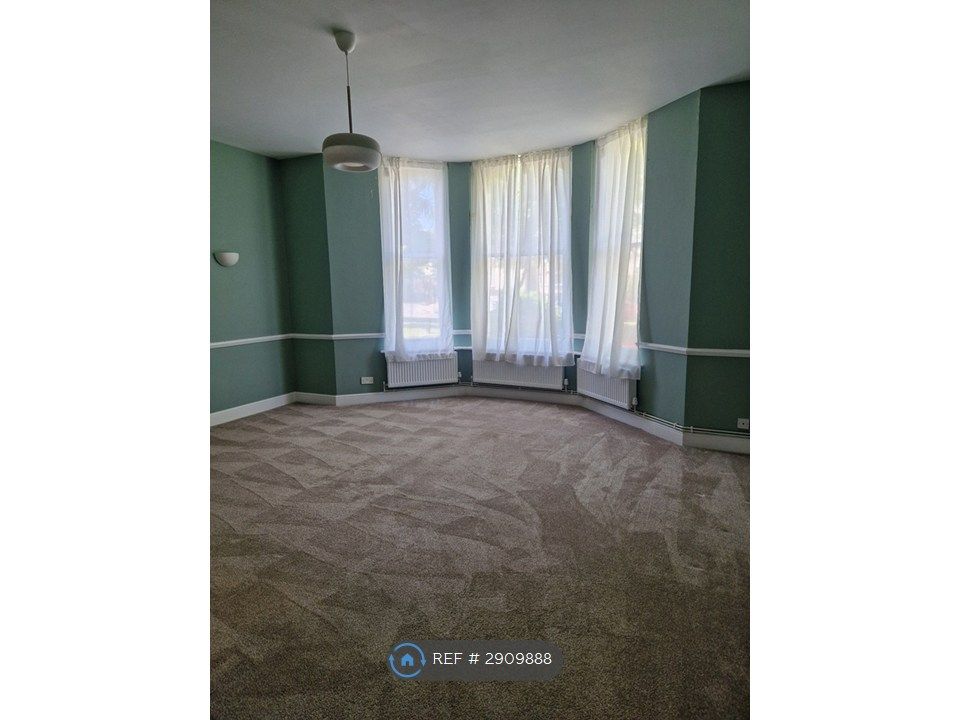 Property photo 1 of 5 Lounge