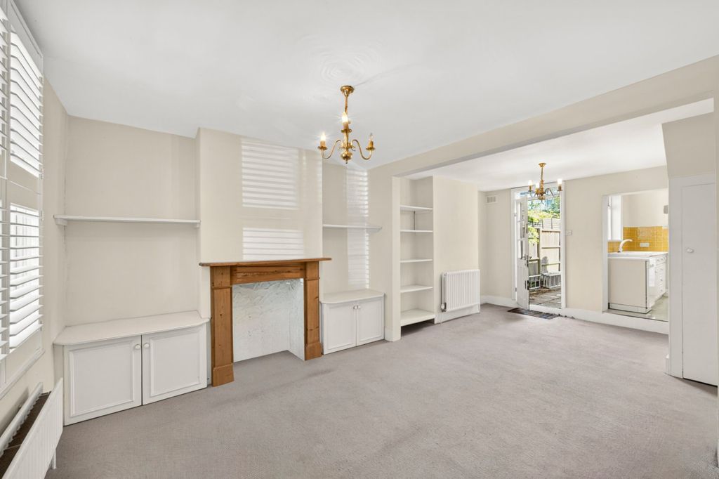 Property photo 2 of 19