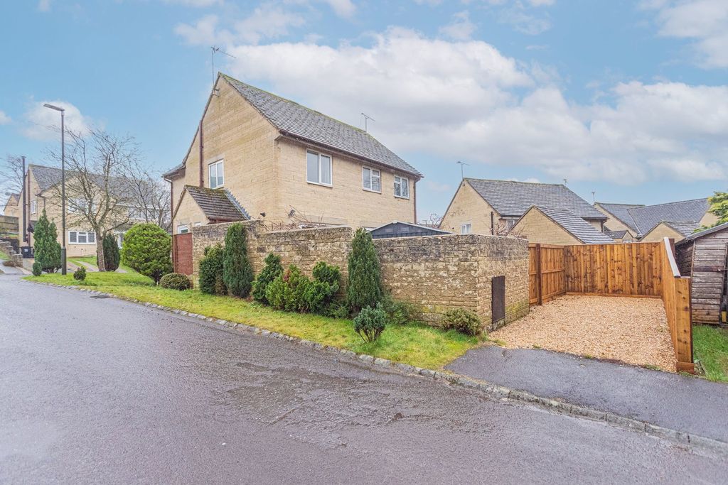 Property photo 3 of 9