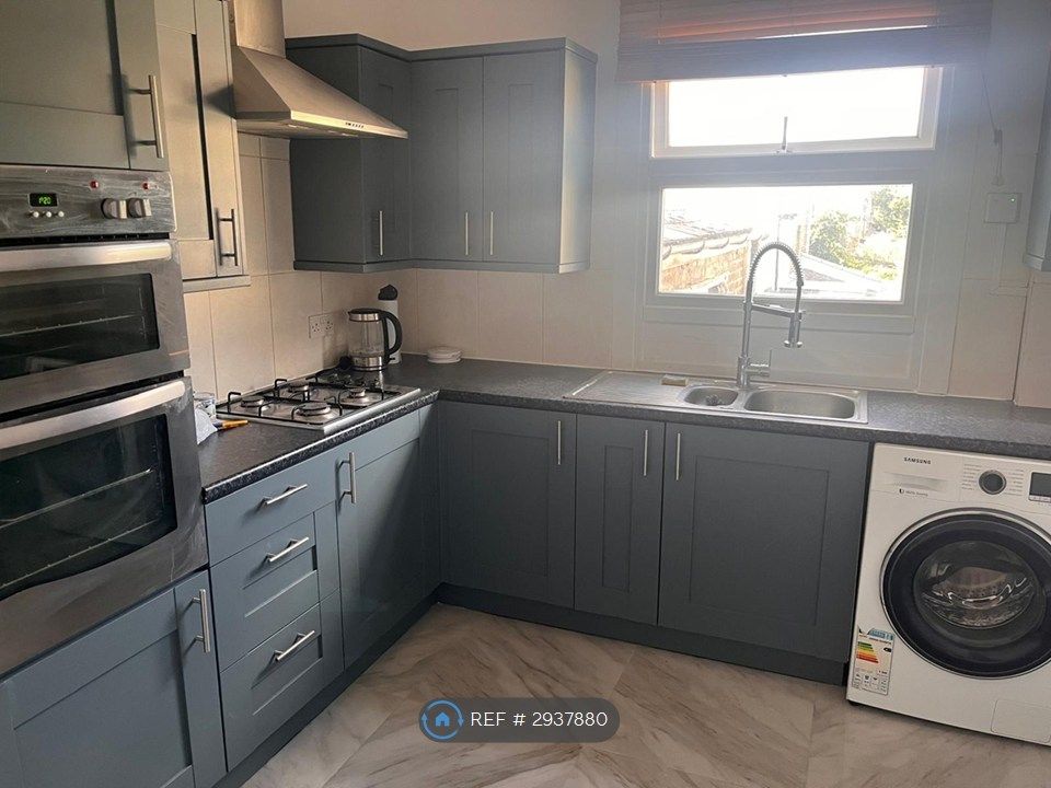 Property photo 2 of 4 Kitchen