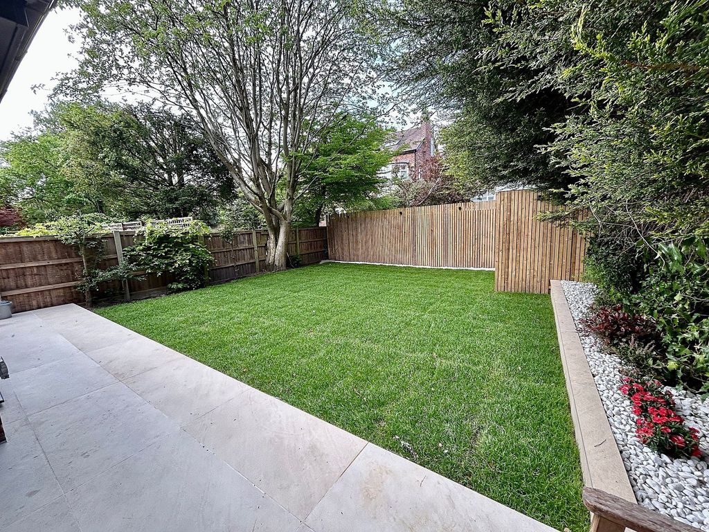 Property photo 2 of 39