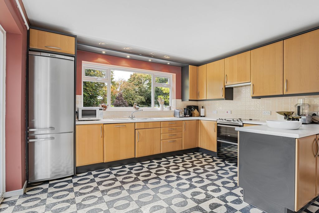 Property photo 3 of 29 Kitchen