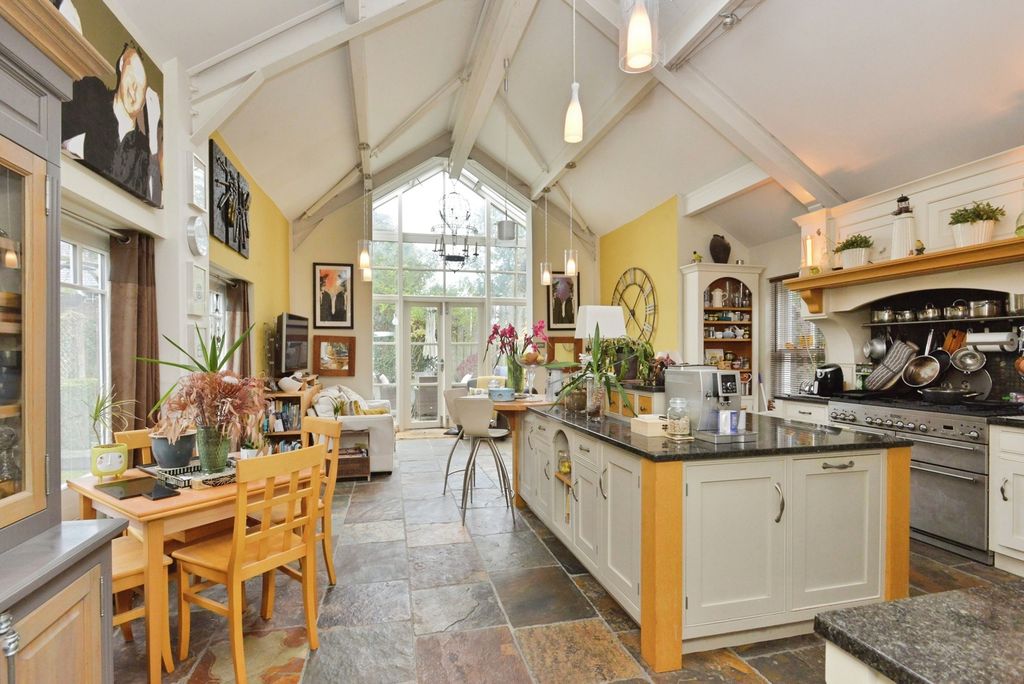 Property photo 2 of 25 Photo