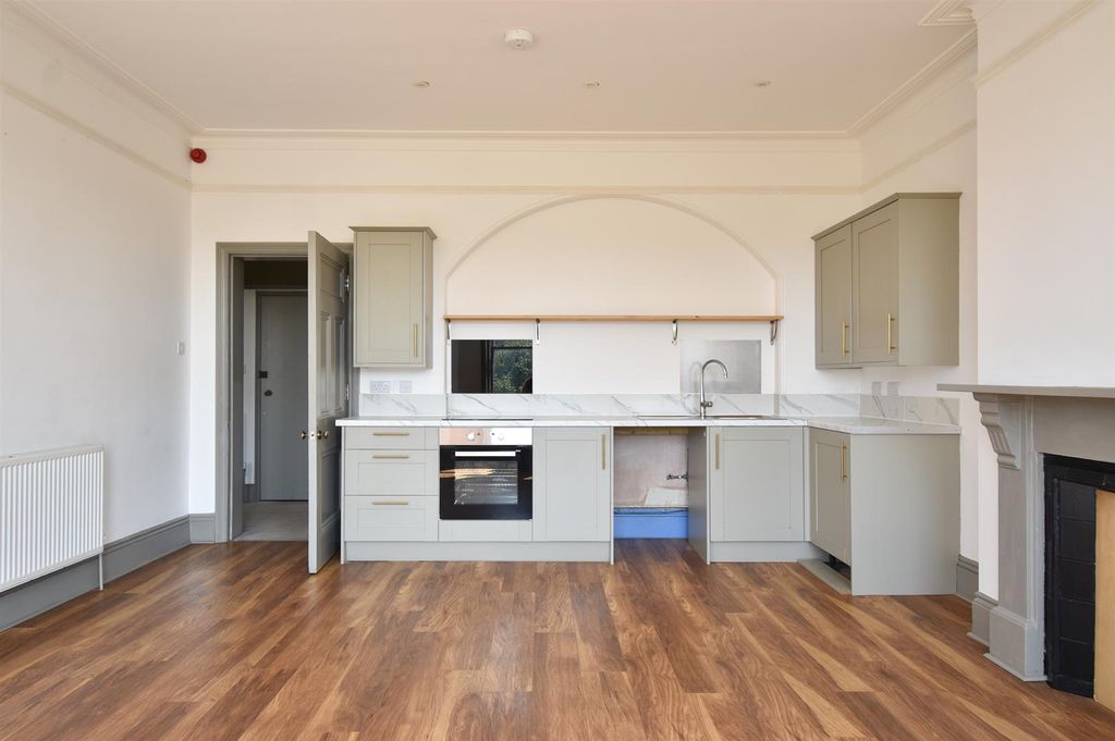 Property photo 3 of 13 Kitchen