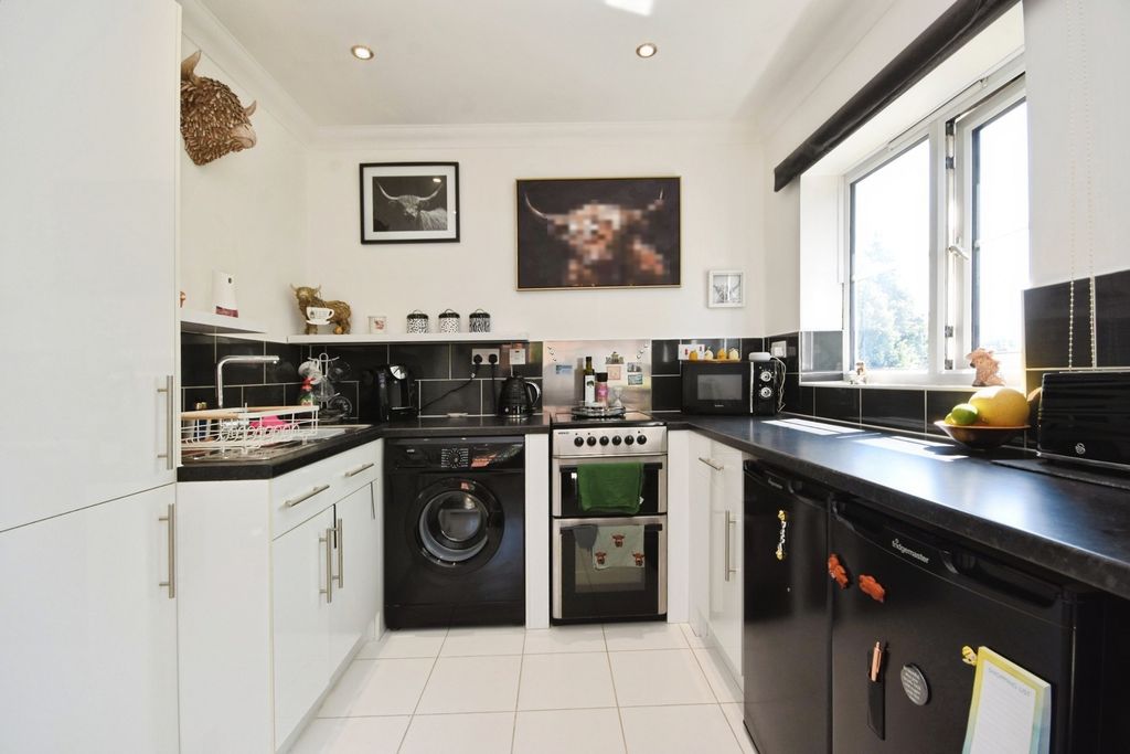 Property photo 2 of 13 Kitchen