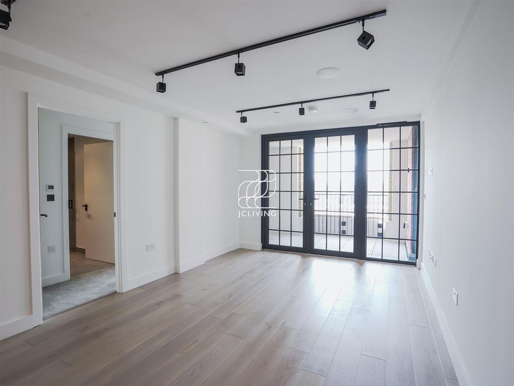 Property photo 2 of 17 Cn382.5.Jpg