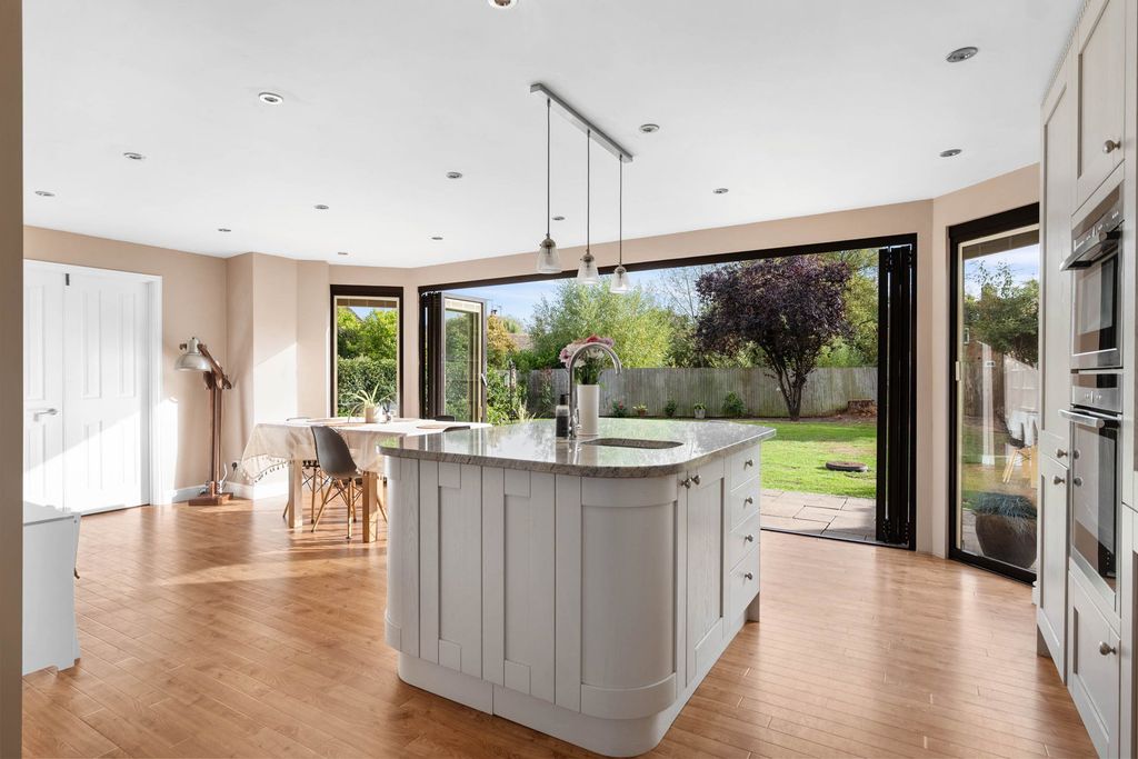 Property photo 2 of 18