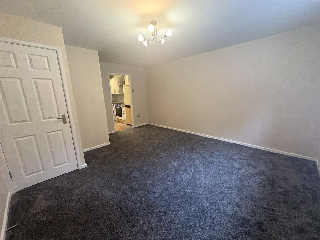 Property photo 2 of 10 Living Room
