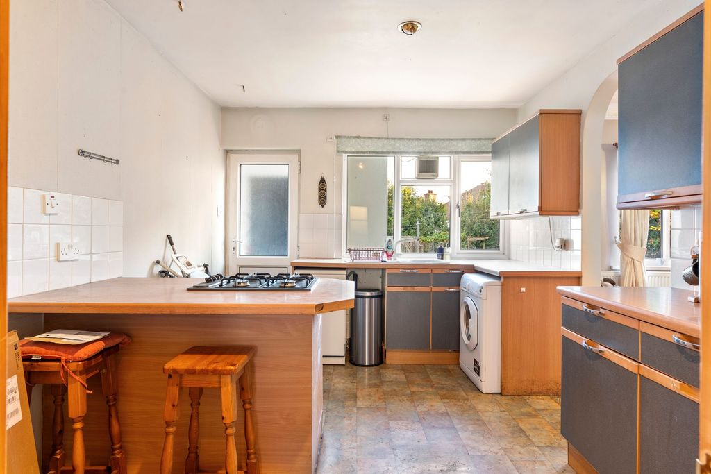 Property photo 3 of 30