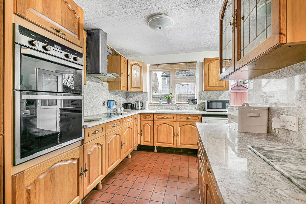 Property photo 2 of 14 Kitchen