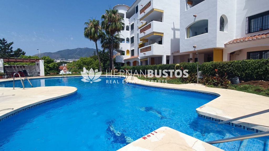 Property photo 1 of 14 Large Swimming Pool