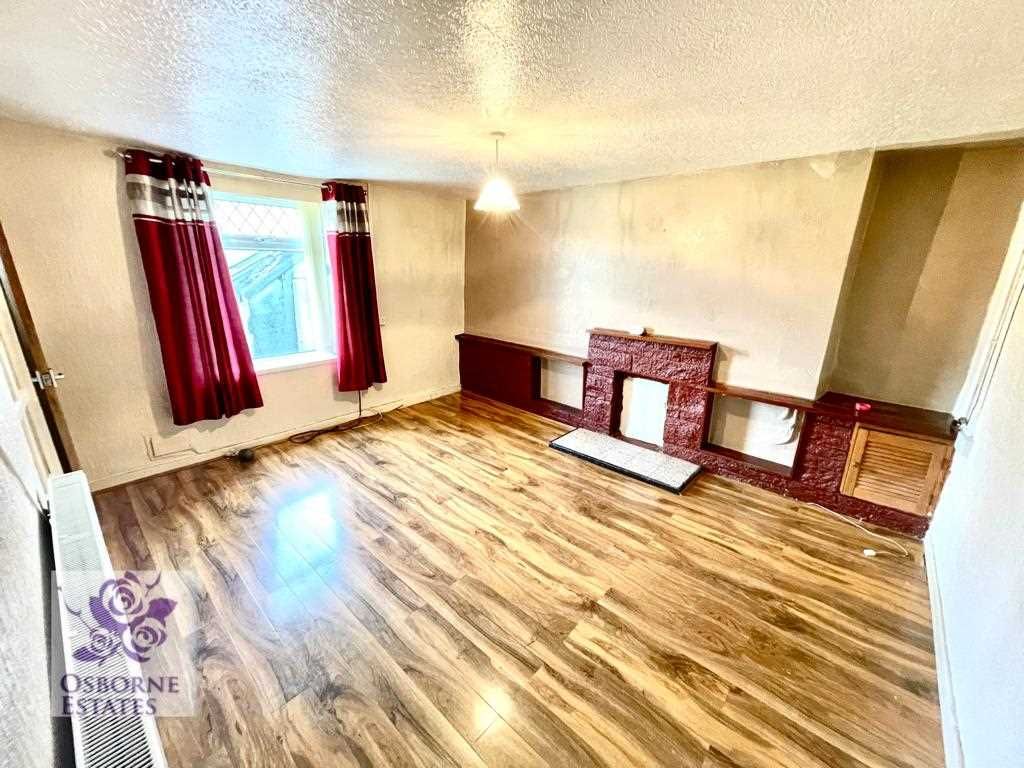 Property photo 2 of 16 Lounge