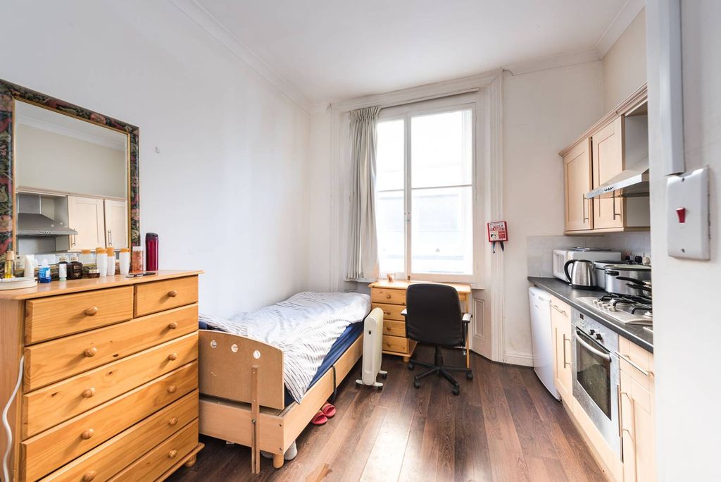Property photo 1 of 4