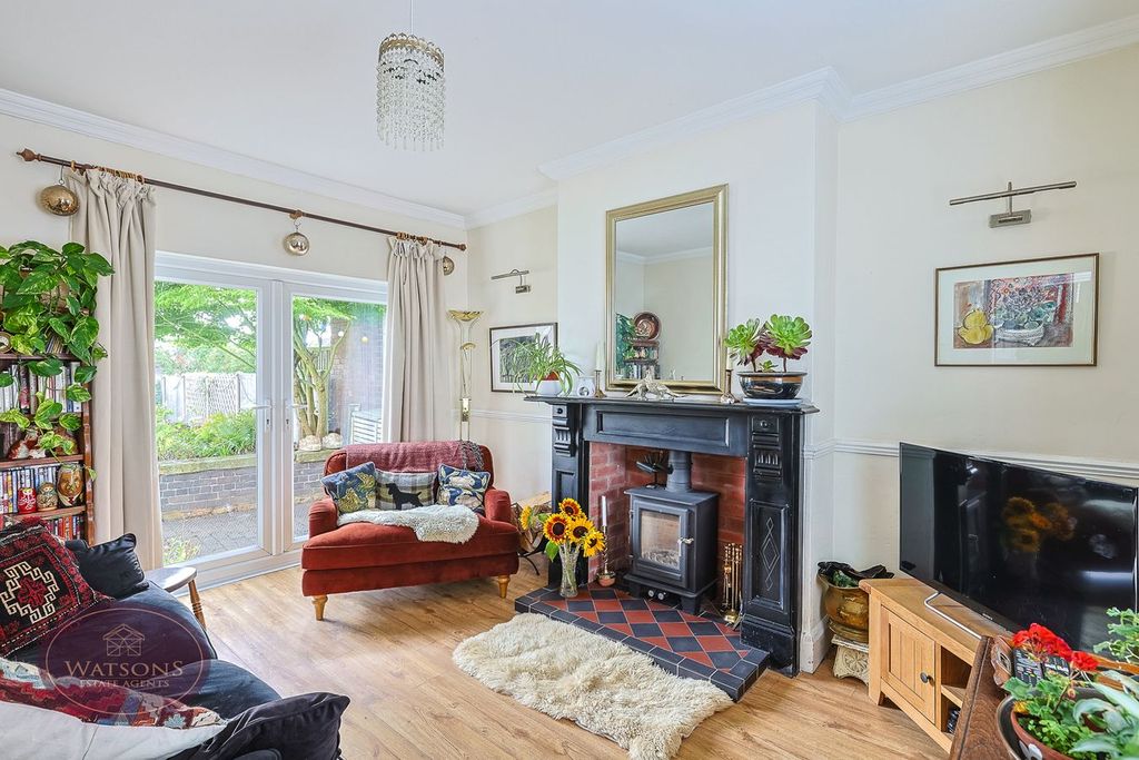 Property photo 2 of 32