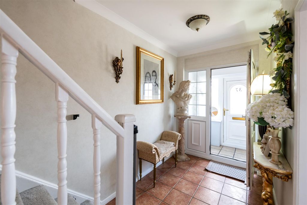 Property photo 2 of 19 37 Malmstone Avenue Internals-11.Jpg