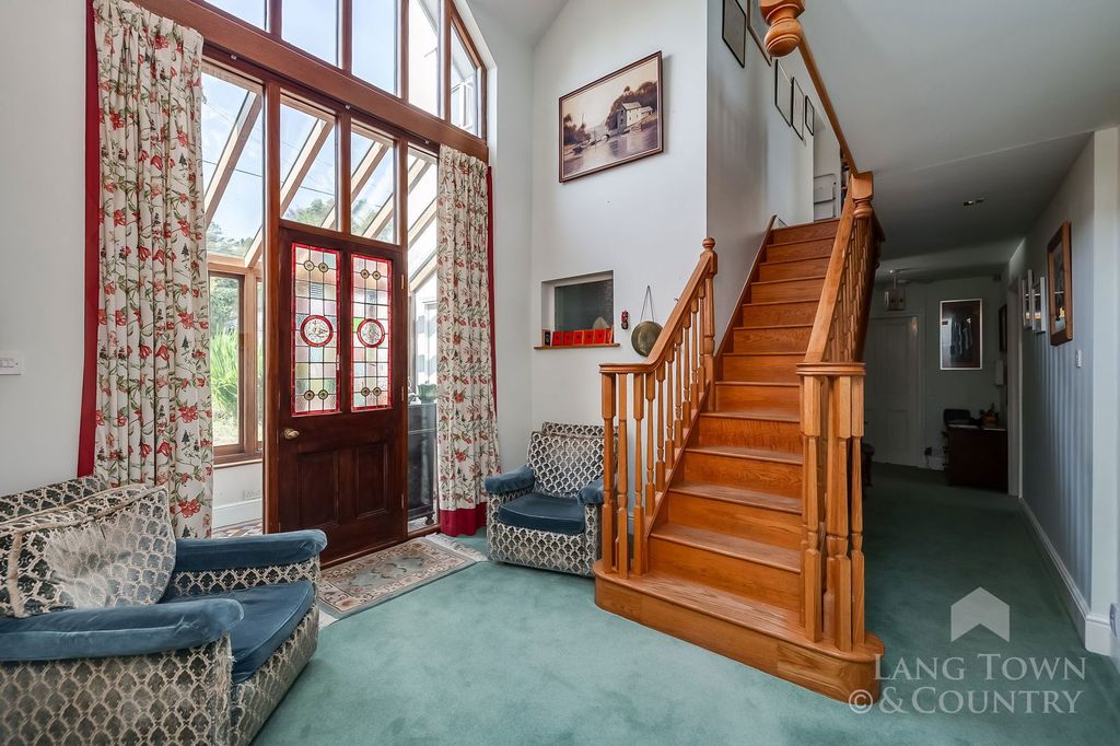 Property photo 3 of 38