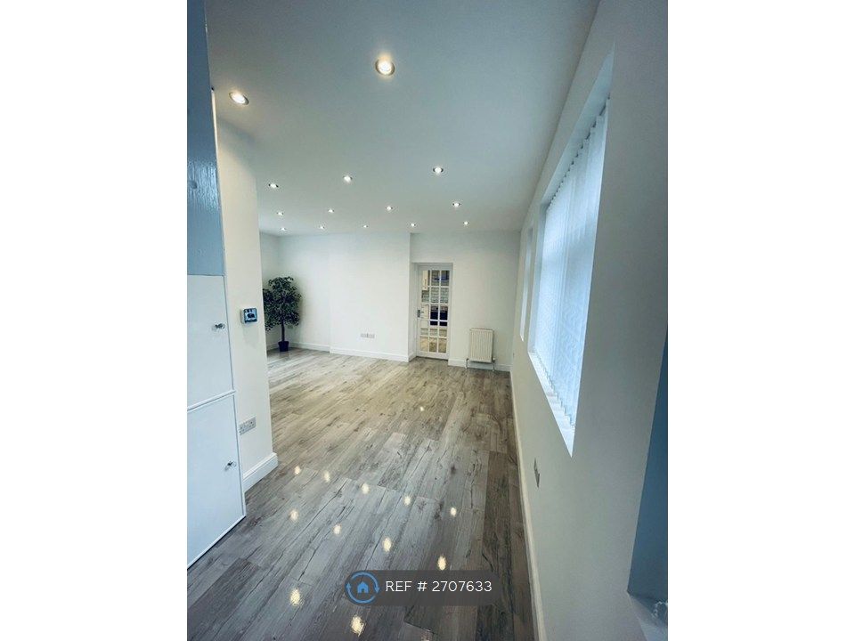 Property photo 3 of 26